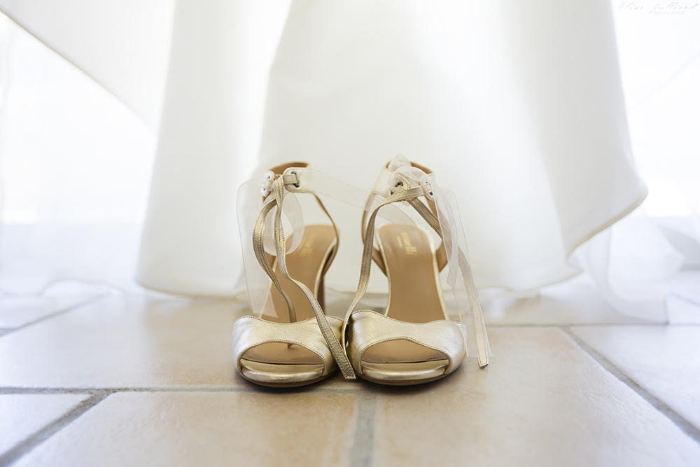 elise-julliard-photographe-lyon-rhone-alpes-mariage-wedding-amour-maries-provence-alpes-cote-dazur-seance-photo-preparatifs-antibes-nice-chaussures