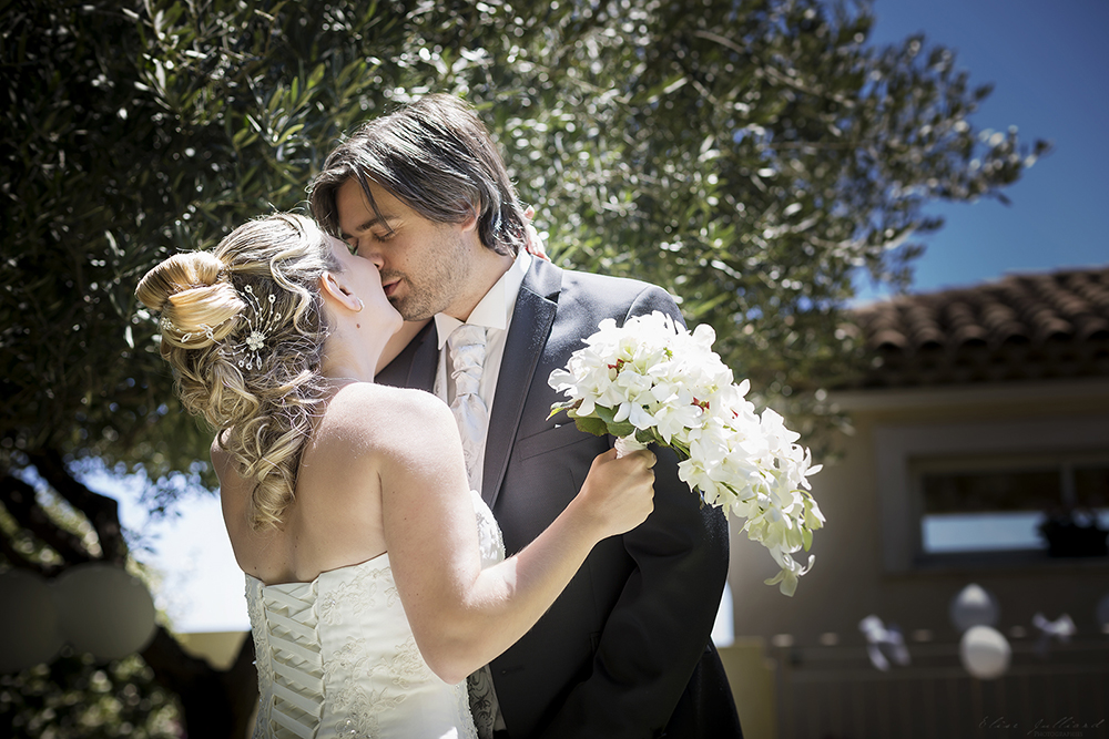 elise-julliard-photographe-lyon-rhone-alpes-mariage-wedding-amour-maries-provence-alpes-cote-dazur-seance-photo-preparatifs-antibes-nice-couple-2