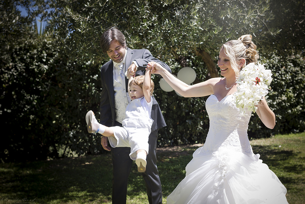 elise-julliard-photographe-lyon-rhone-alpes-mariage-wedding-amour-maries-provence-alpes-cote-dazur-seance-photo-preparatifs-enfant-antibes-nice