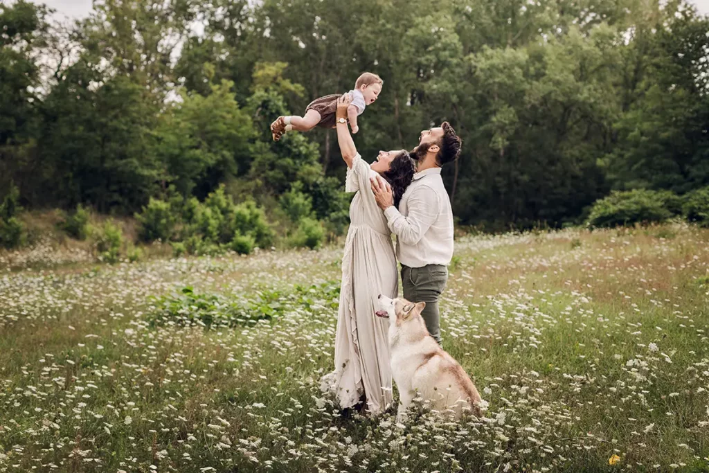 seance photo famille avec chien nature